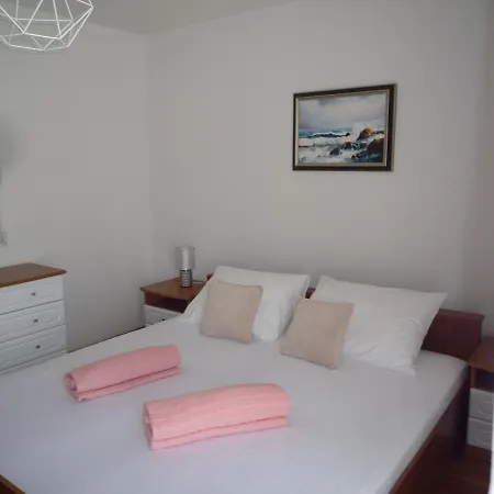 Tina Apartment Porec Exterior photo