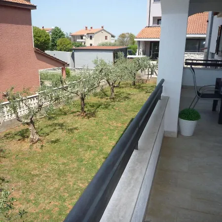 Tina Apartment Porec Exterior photo