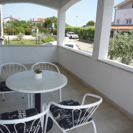 Tina Apartment Porec Exterior photo